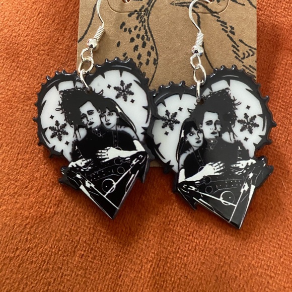⭐️Edward Scissor Hands earrings on hypoallergenic hook - Picture 5 of 7